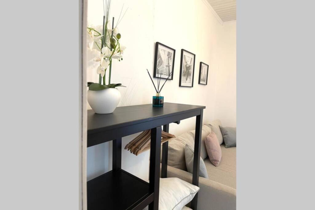 Cute Studio Rom Apartment Монс Екстериор снимка