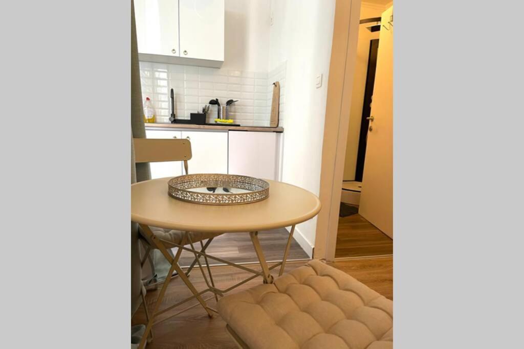 Cute Studio Rom Apartment Монс Екстериор снимка